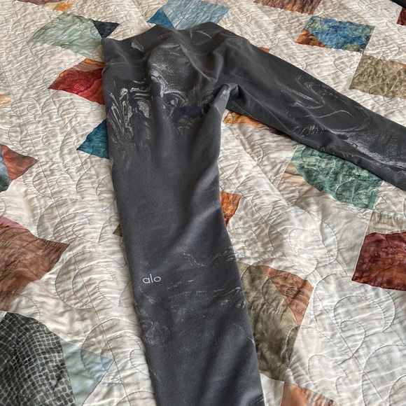 **SOLD** Alo high waist leggings - Picture 6 of 9